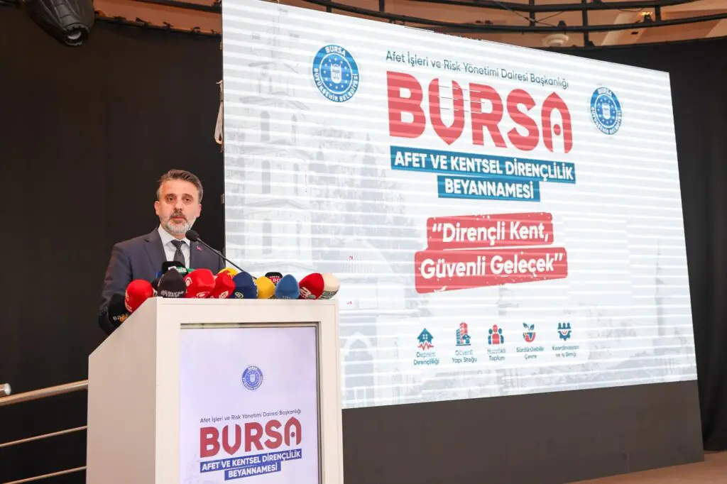 Bursa’nın 'Afet Anayasası' İmzalandı: Dirençli Kent Vizyonunda Tarihi Adım Bursa’nın 'Afet Anayasası' İmzalandı: Dirençli Kent Vizyonunda Tarihi Adım