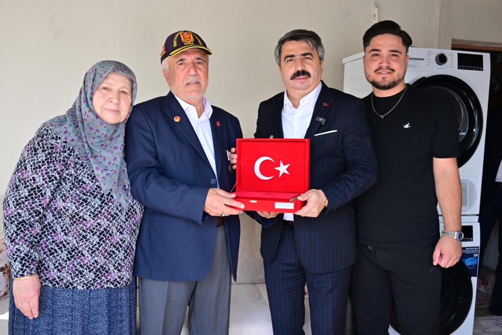 Başkan Oktay Yılmaz’dan Kıbrıs Gazisi Cafer Kaya’ya Anlamlı Ziyaret