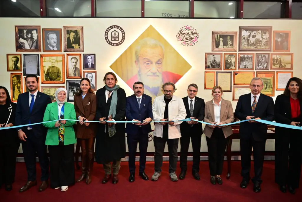 Yıldırım’da ‘Hoşça Bak Zatına’ Sezonu Başladı: Necip Fazıl Sergisine Yoğun İlgi