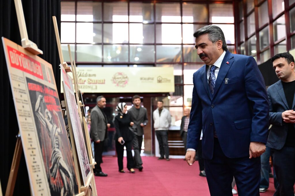 Yıldırım'da 'Hoşça Bak Zatına' Sezonu Başladı: Necip Fazıl Sergisine Yoğun İlgi