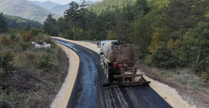 Büyükşehir Ekipleri Osmangazi’nin 3 Mahallesinde Yolları Yeniledi 