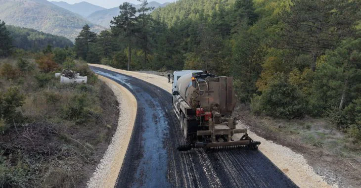 Büyükşehir Ekipleri Osmangazi’nin 3 Mahallesinde Yolları Yeniledi 