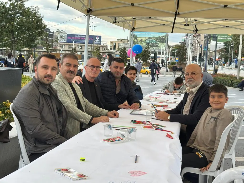 Yetim Vakfı Bursa’da Filistin İçin Çizdi