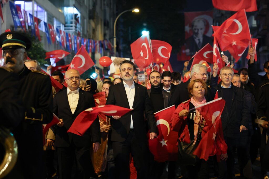 Bursa’da Cumhuriyet Korteji ve Berkay Konseriyle 103. Yıl Coşkusu Zirve Yaptı
