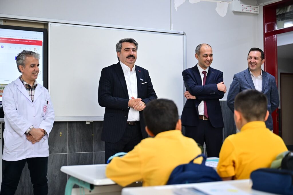 Yıldırım’da Eğitime Tam Destek: Başkan Oktay Yılmaz Öğrenciler İle Buluştu
